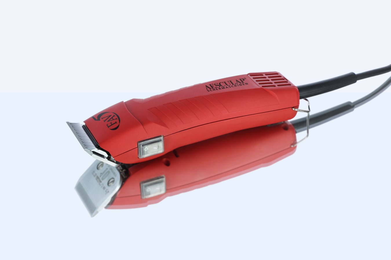 Aesculap Fav 5 CL コードレスバリカン Aesculap FAV5 CL Rechargeable Clipper | Groomers Online
